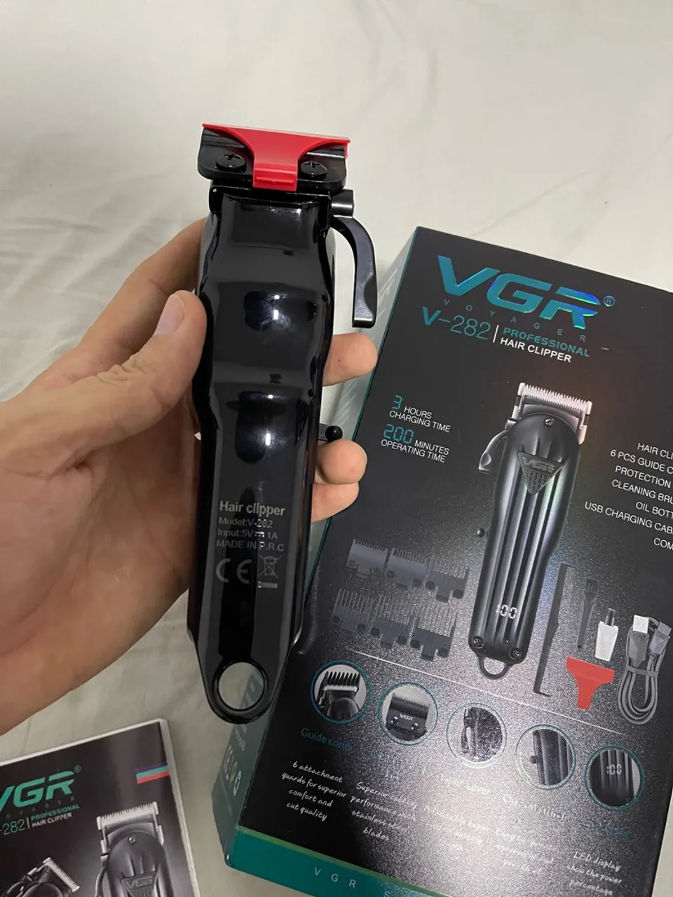 Máquina de Cortar Cabelo VGR V282 Profissional - Sem Fio, Alta Potência, USB