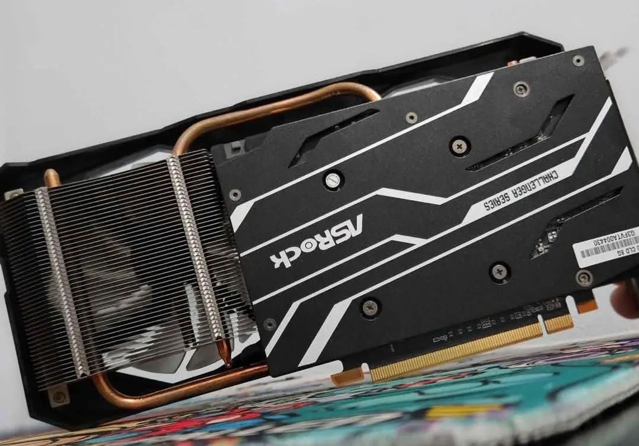 Placa de Vídeo RX 6600 8 GB ASROCK  - Foto 2