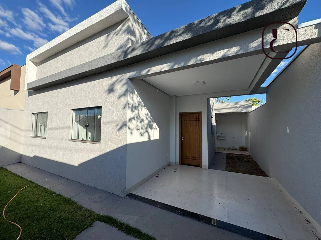 Casa 3/4 com suíte 1404 sul