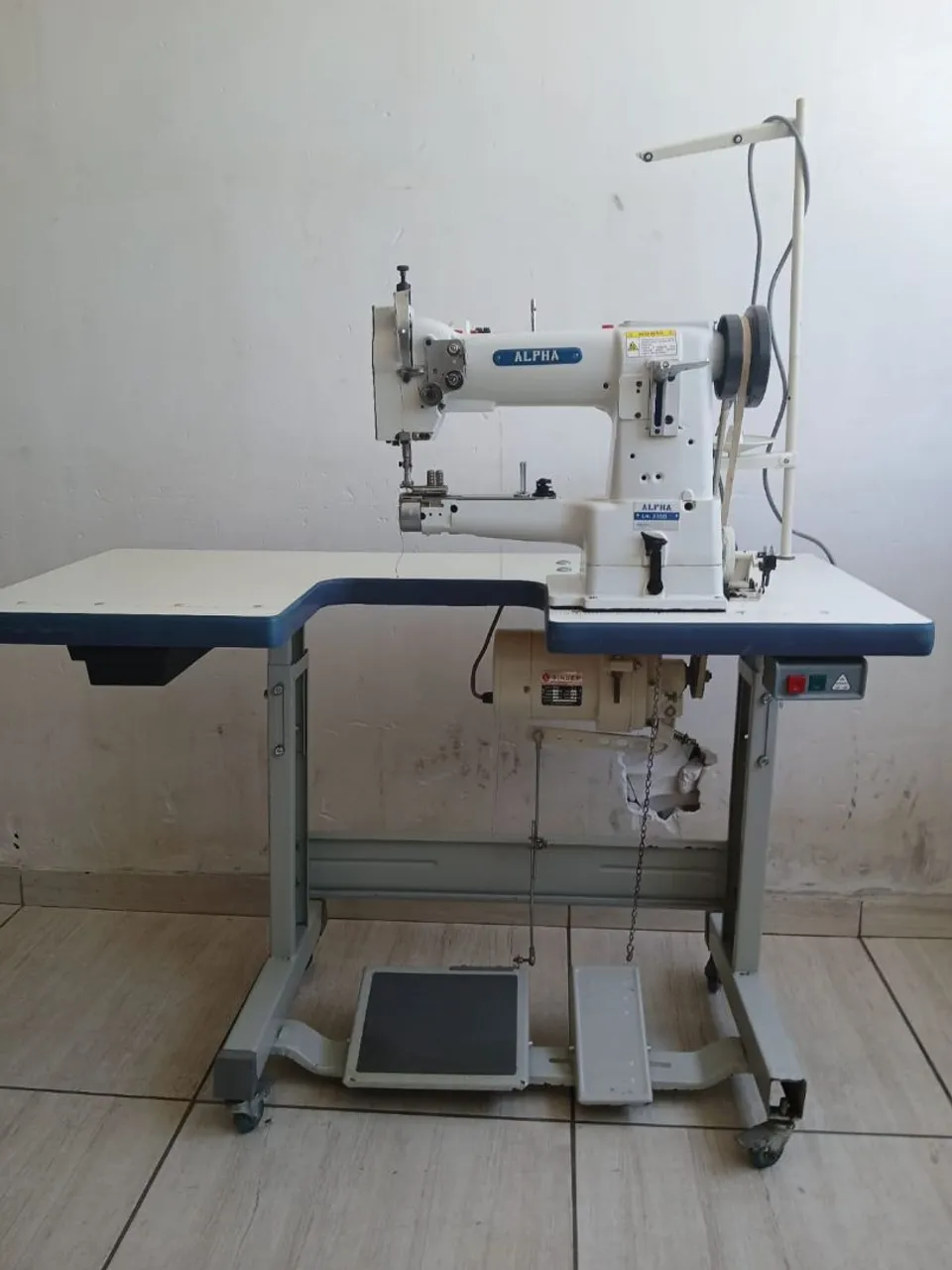 Máquina de Costura Industrial ALPHA