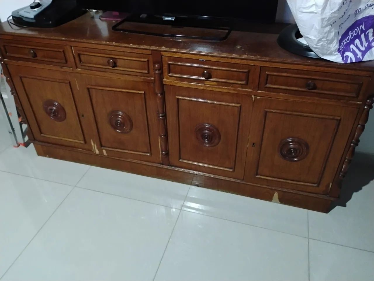 BUFFET em madeira maciça trabalhada ideal para sua sala estar,copa,etc - Foto 3
