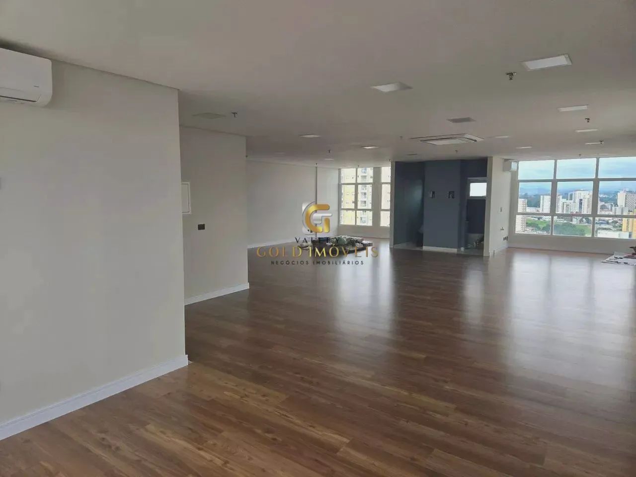 Sala Comercial - Edifício Centro Empresarial Tech Tower - 120 m² - Alto padrão - 3 Vagas |