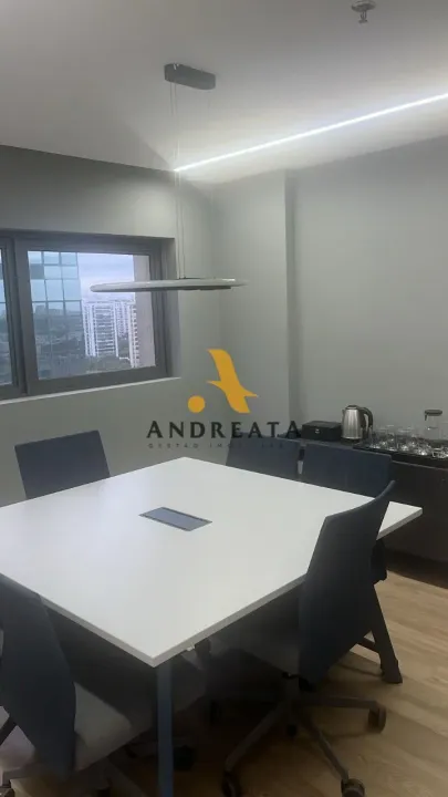 Venda de Sala Comercial, por R$ 580 mil, no condomínio CEO em Barra da Tijuca.