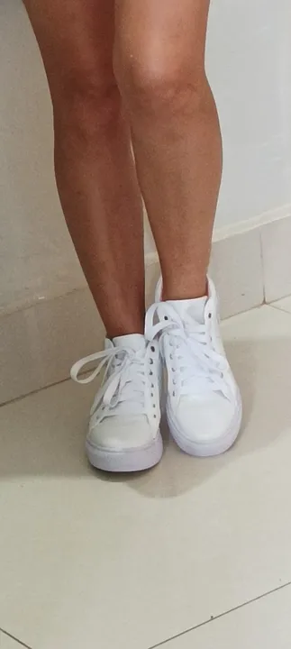 Tênis Casual branco em couro Legítimo!