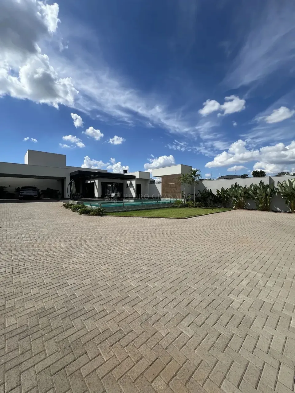 Excelente imóvel residencial de alto padrão.