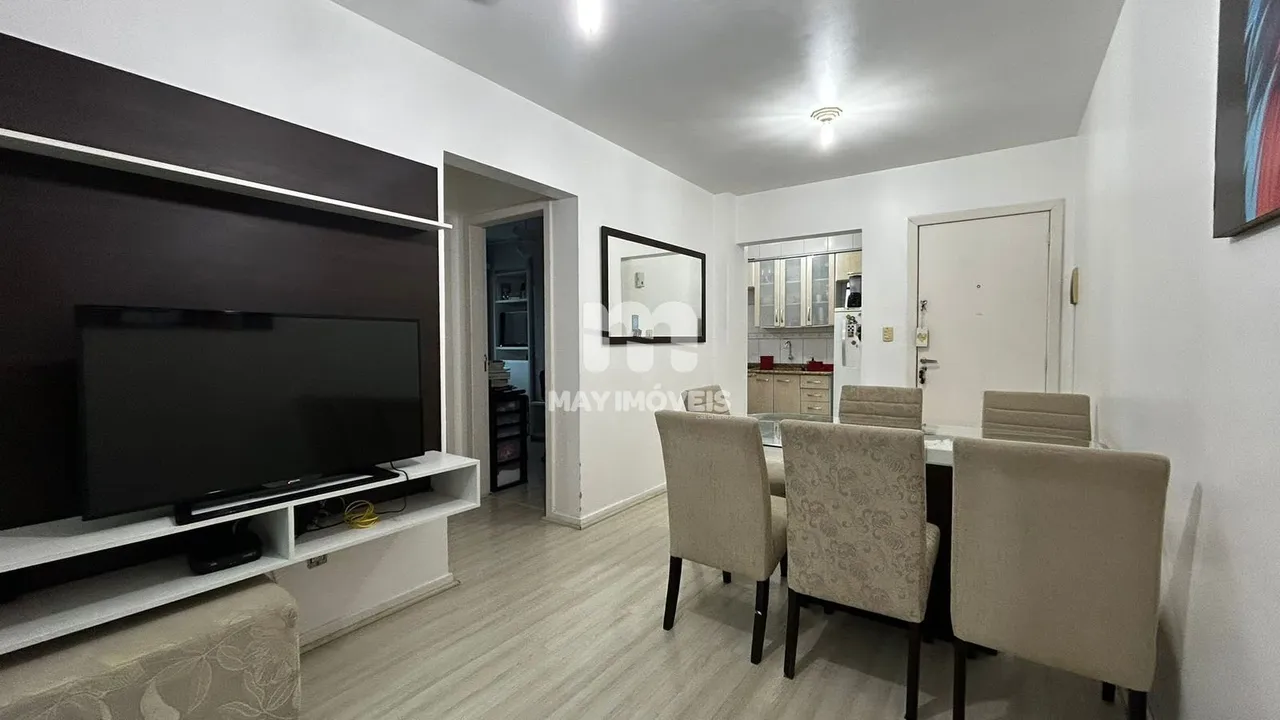 Apt 2 dormitórios com churrasqueira na sacada