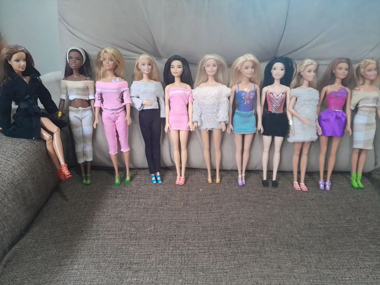 Lote com 11 lindas barbies originais 
