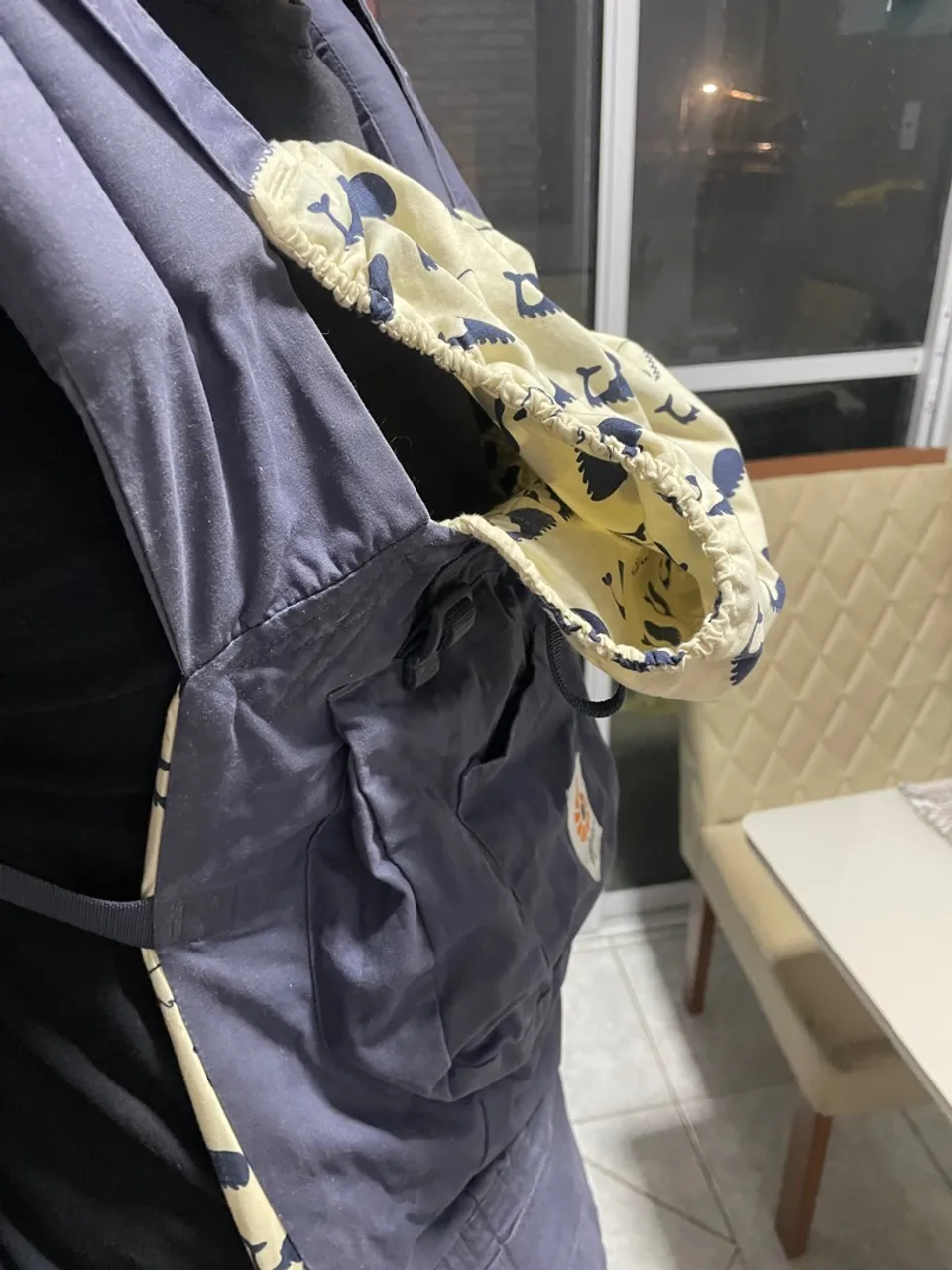 Canguru Ergobaby Original Azul Marinho com Capuz