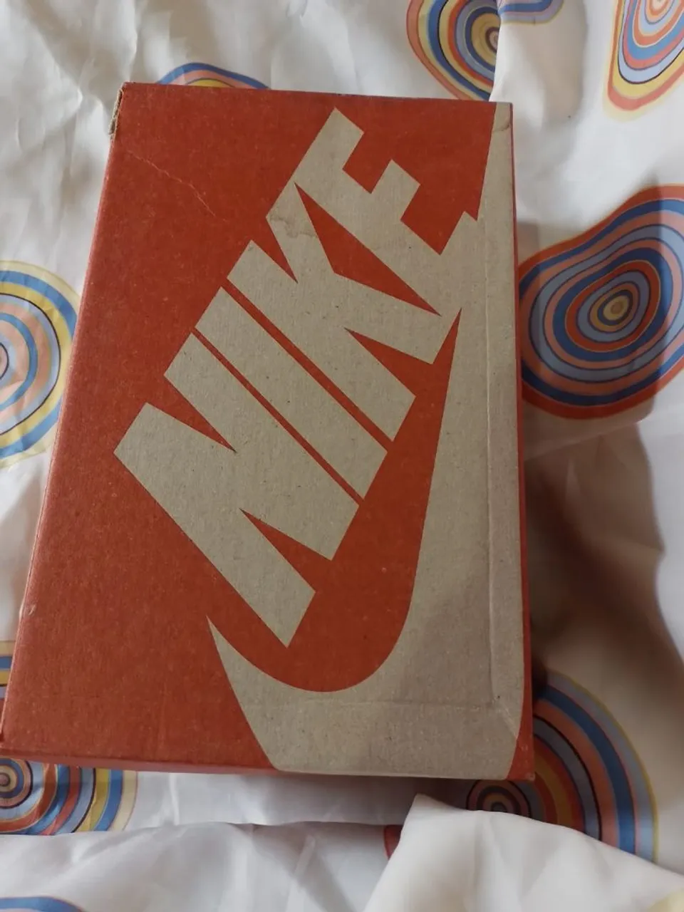 Caixa de tênis Nike