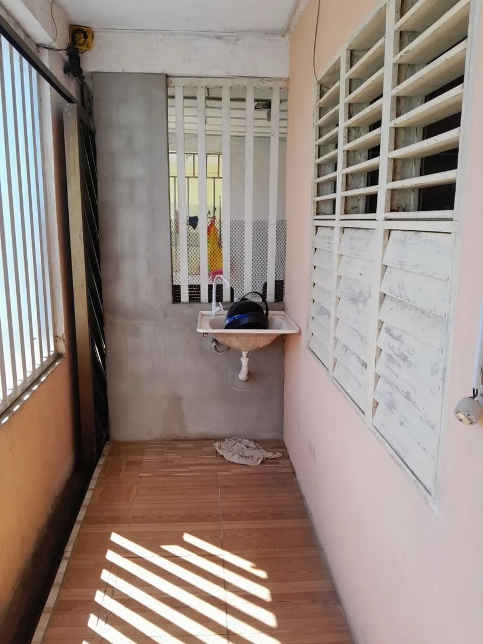 Aluga se quartos (kit net)