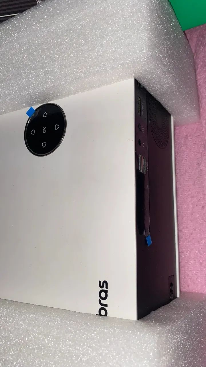 Full HD Intelbras Projector64573480860929121