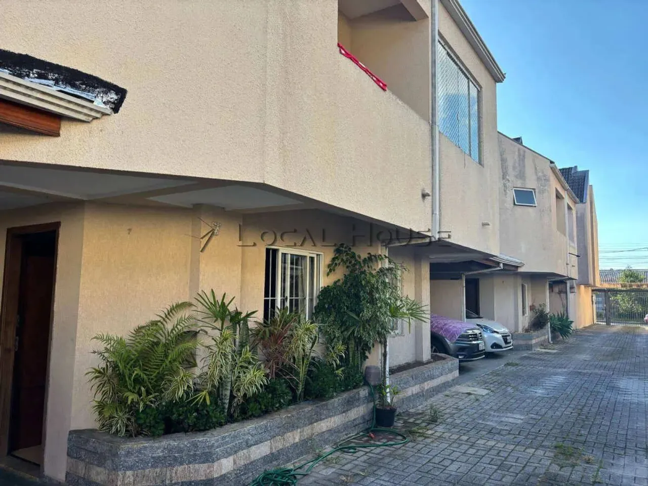 Sobrado à venda em Curitiba, Bacacheri, com 3 quartos, 124m²
