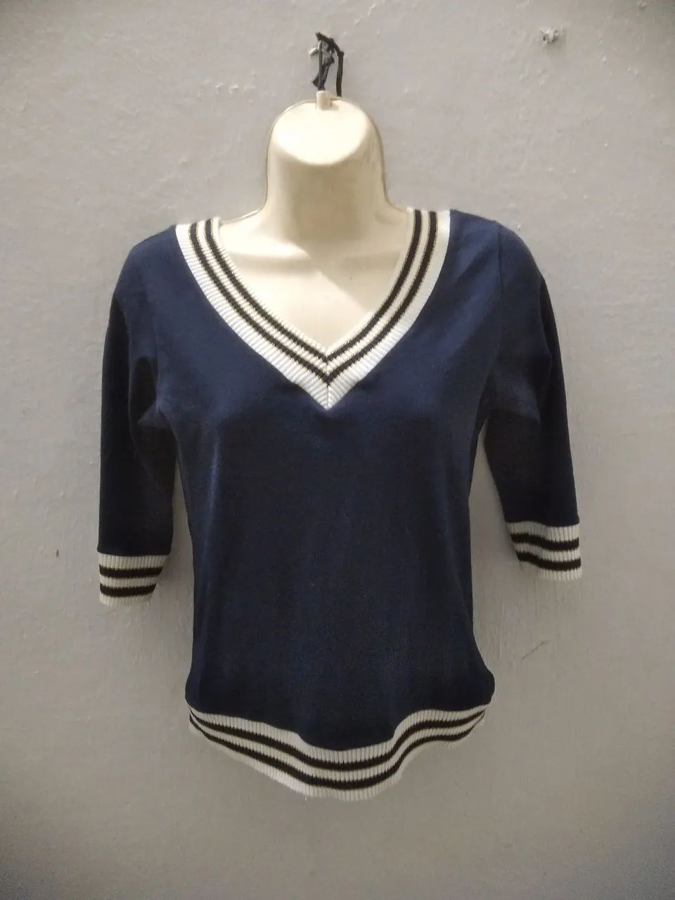 Blusa estilo colegial com brilho 