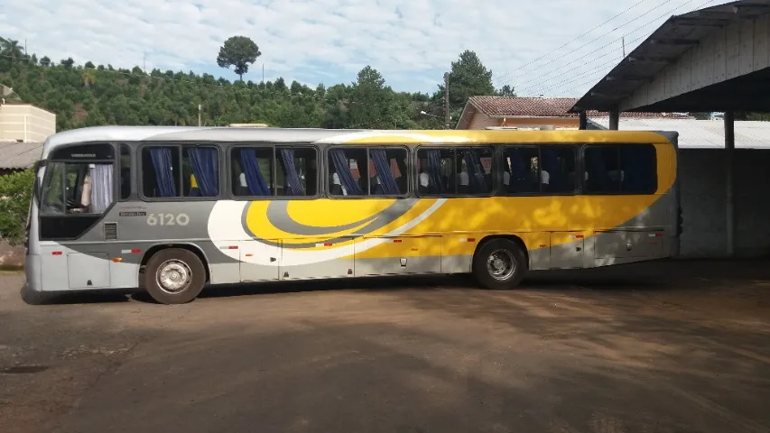 Onibus rodoviário comil mercedes 