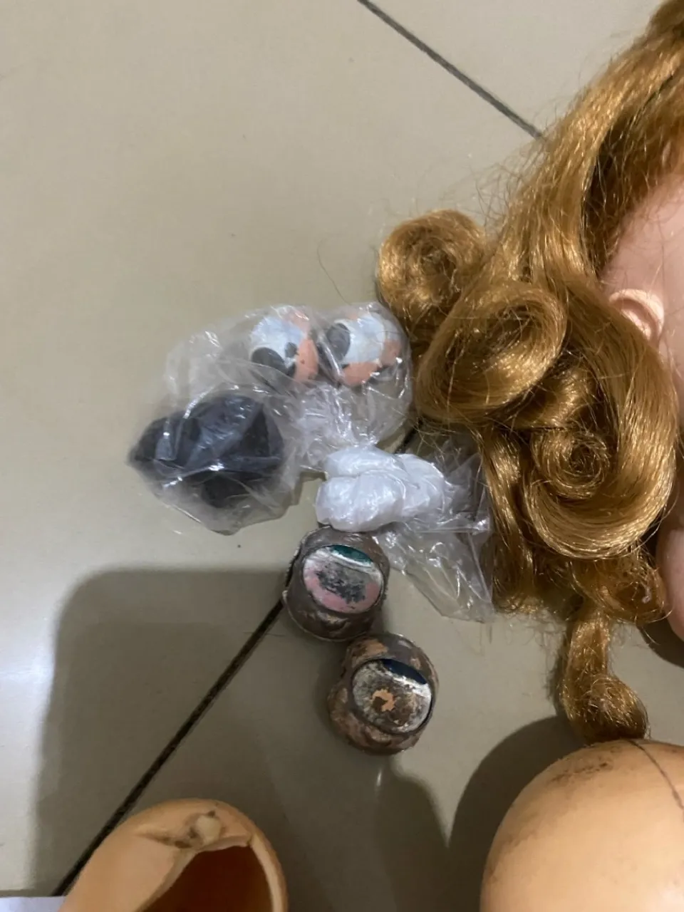 Peças de boneca beijoca antiga para restauro