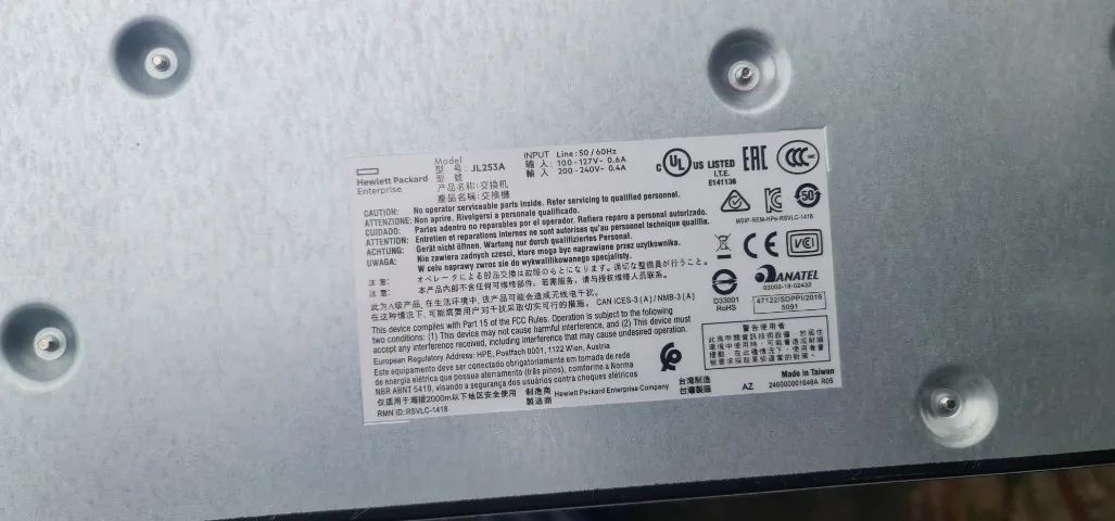 Switch HPE Aruba Networking 2930F 24G 4SFP+  - Foto 4