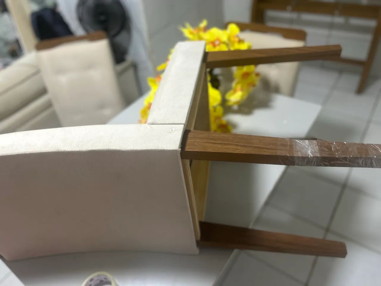 Mesa com 4 cadeiras 64840825884801122