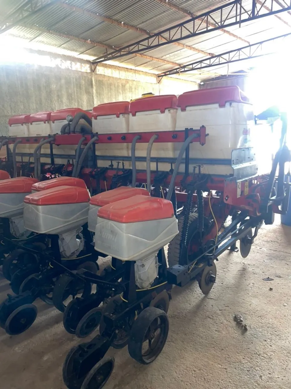 Trator TM 135 e Plantadeira jumil 2980