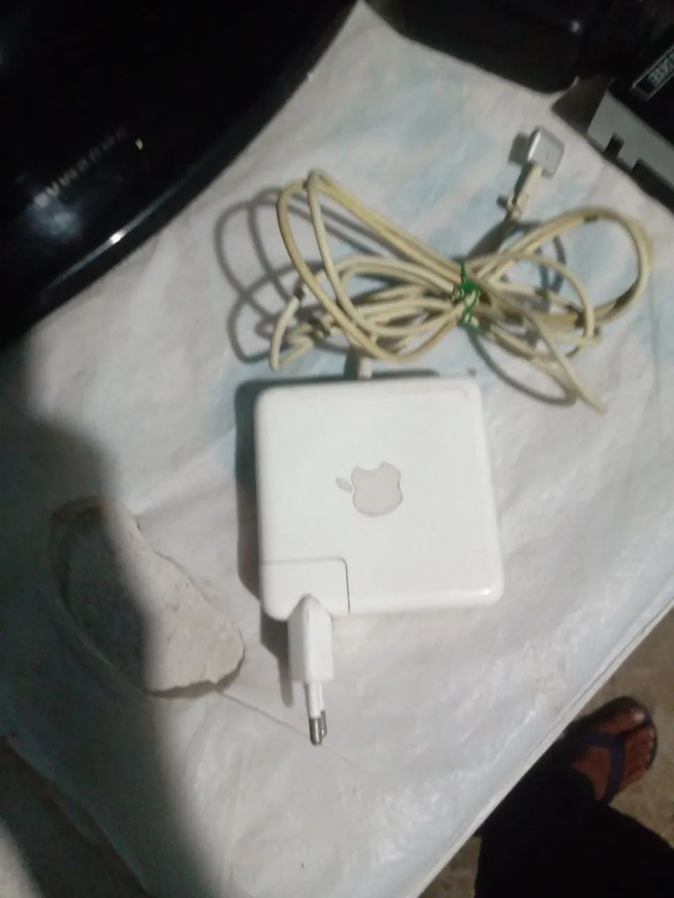 Carregador da Apple modelo a1424