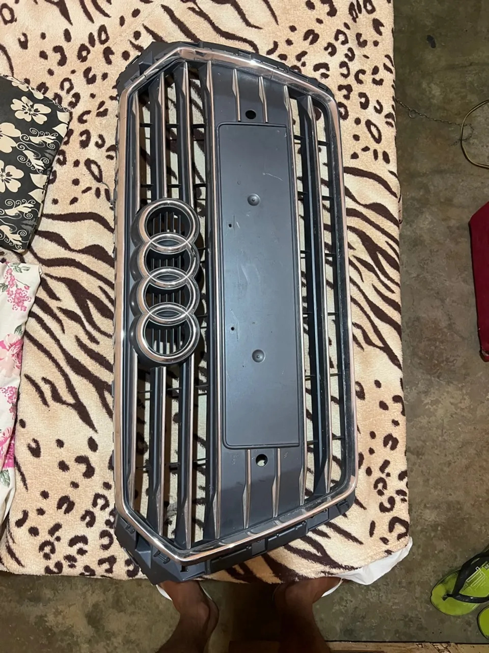 Grade Dianteira Audi - farol A4 B9