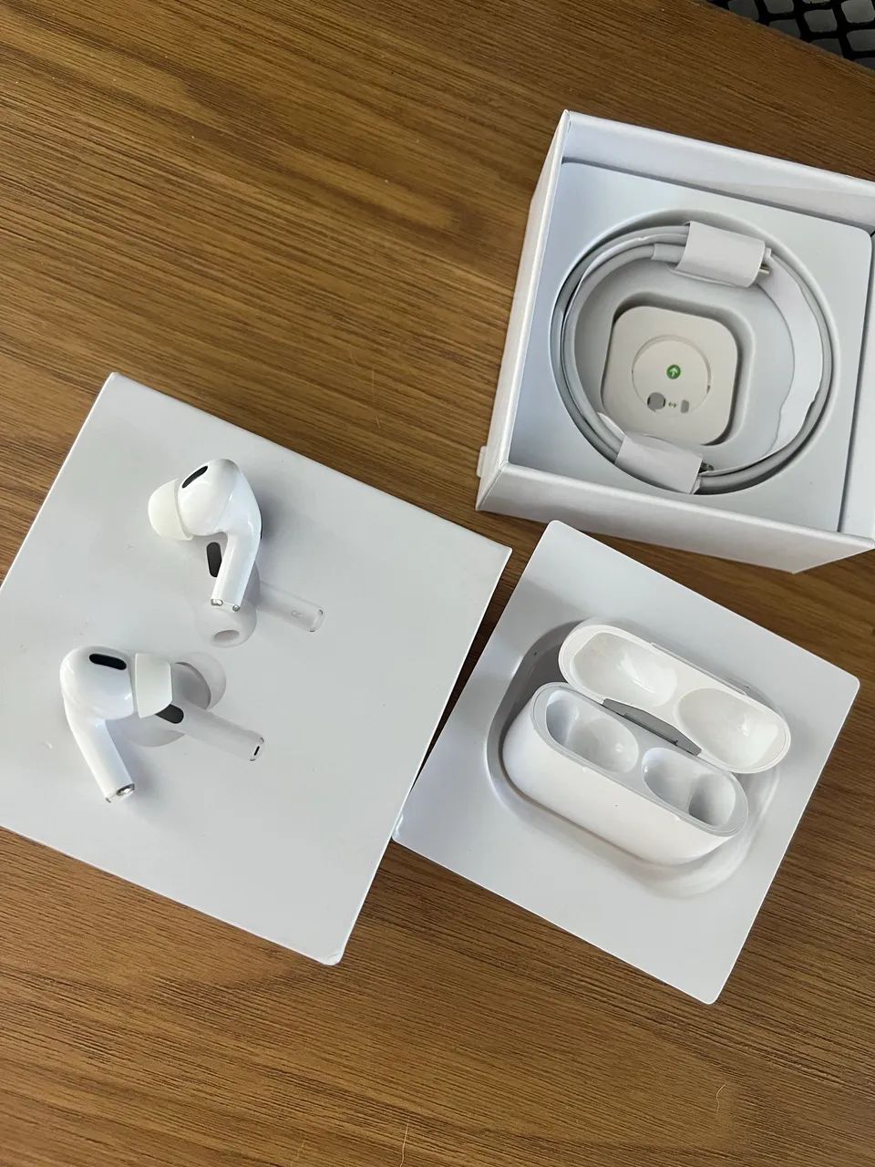 AirPods Pro (2ª geração) com estojo de recarga MagSafe (USB-C) Branco - Foto 2