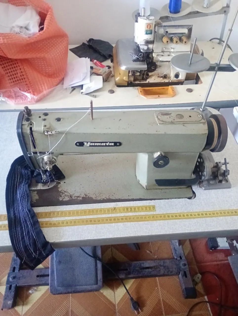 Vende se está máquina de costura reta semi industrial 