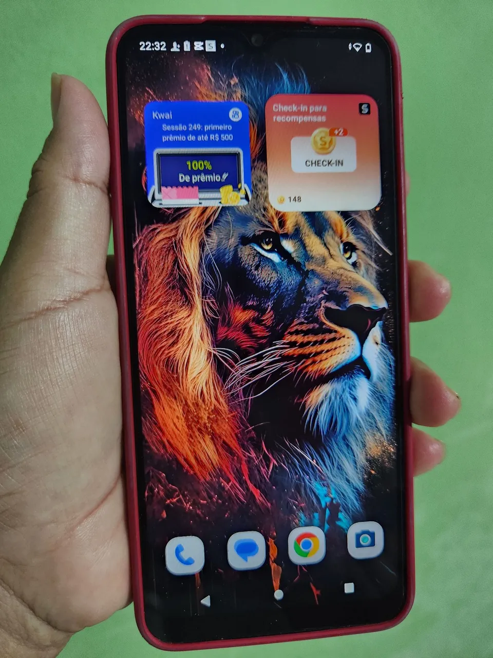 Vendo celular moto e13 super conservado. Tem nota fiscal e carregador.