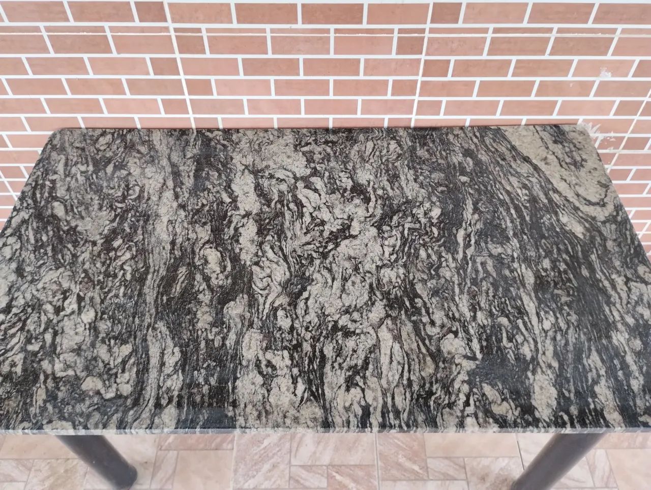 Mesa de granito  sem cadeiras pesada ótimo estado usada Alt 78 largura 80 comp 1,40 - Foto 6