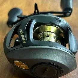 Carretilha New Ventura VT10 SHI - Marine Sports (lado direito) - Foto 3
