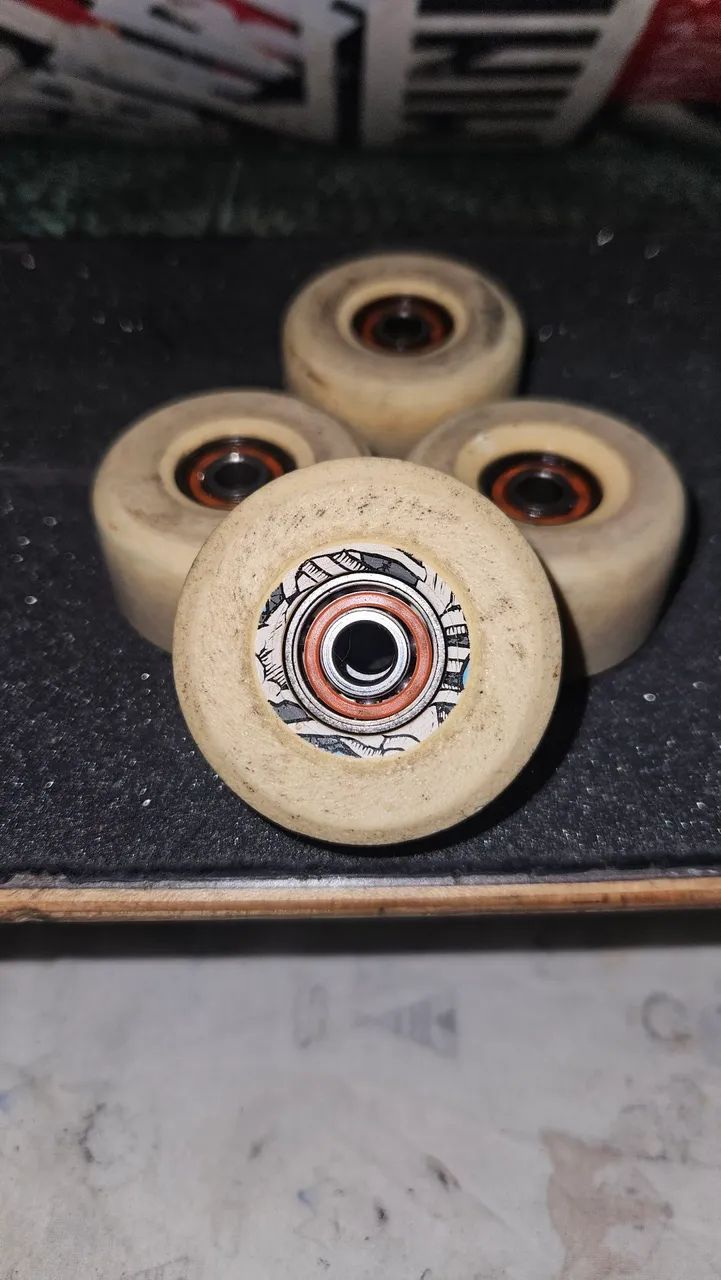 Rodas Bones 53 SPF 104A com Rolamentos Bronson 