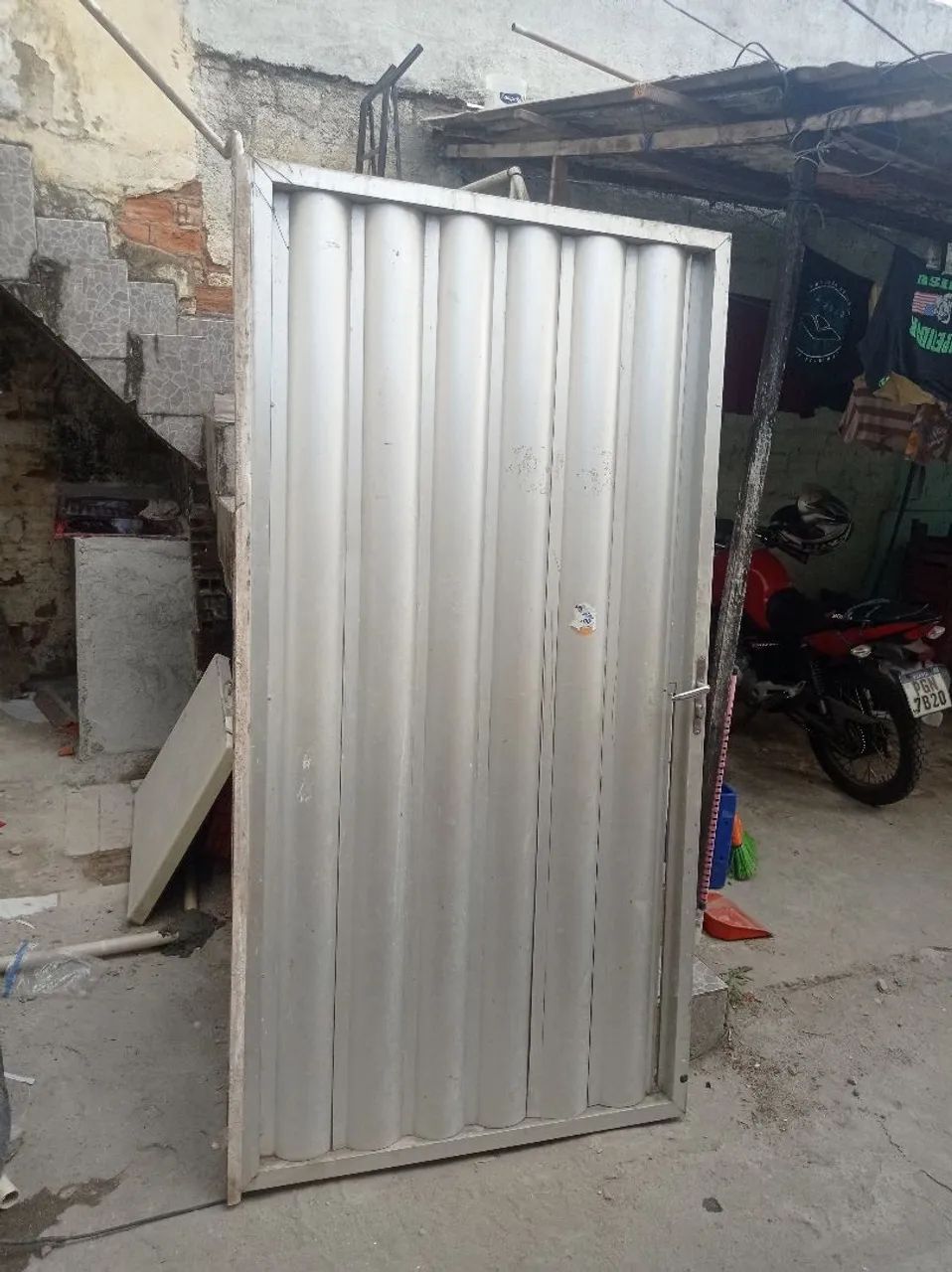 Porta de alumínio64840841060355120