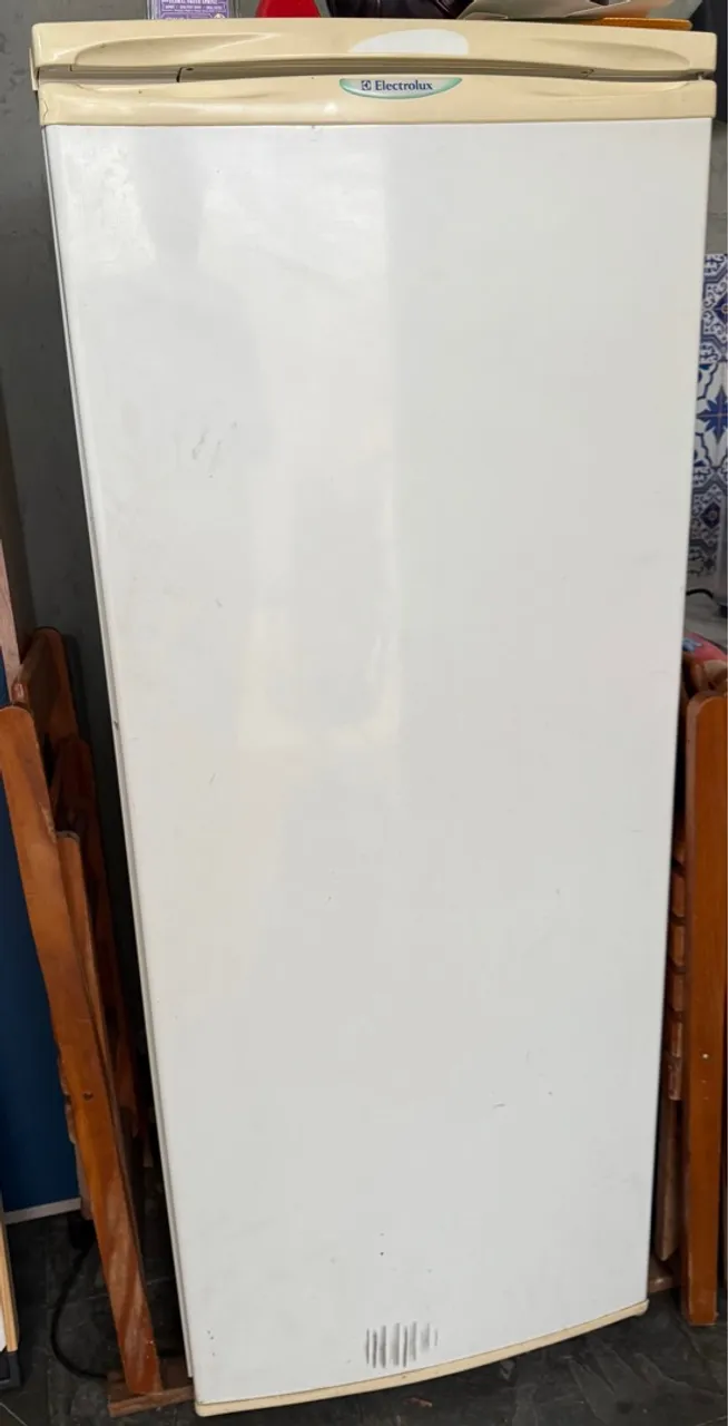 Geladeira Electrolux R280 127v