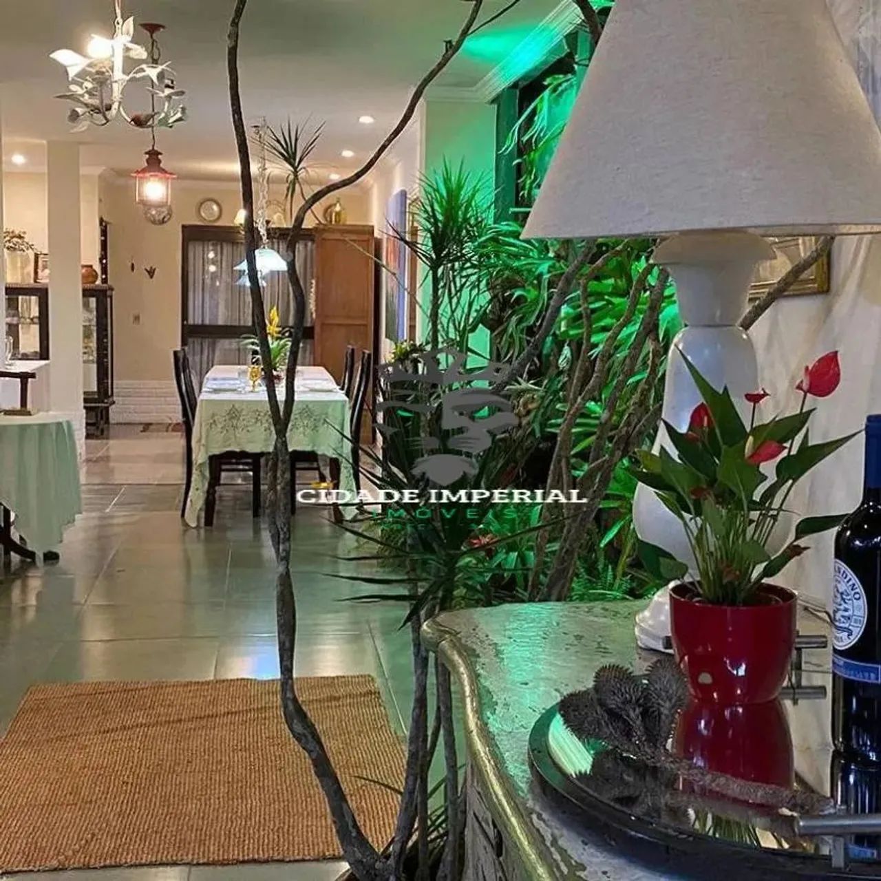 CENTRO VENDO ÓTIMA CASA COM 9 SUÍTES AMPLO JARDIM POR R$ 800.000,00 - Foto 4