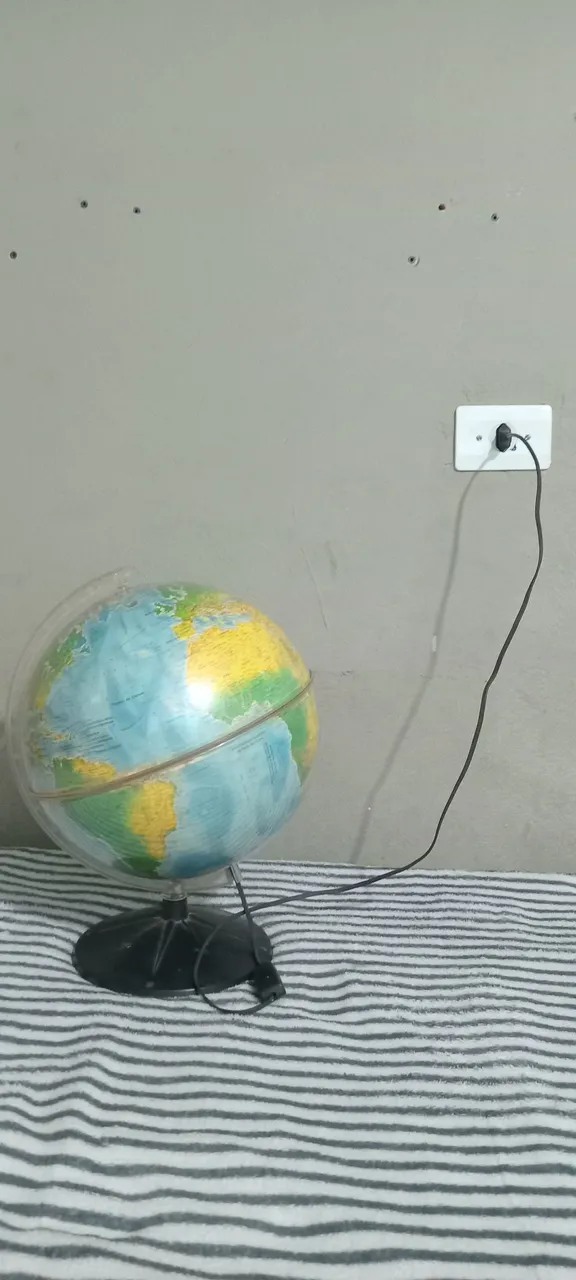 Globo terrestre com iluminação, decorativo