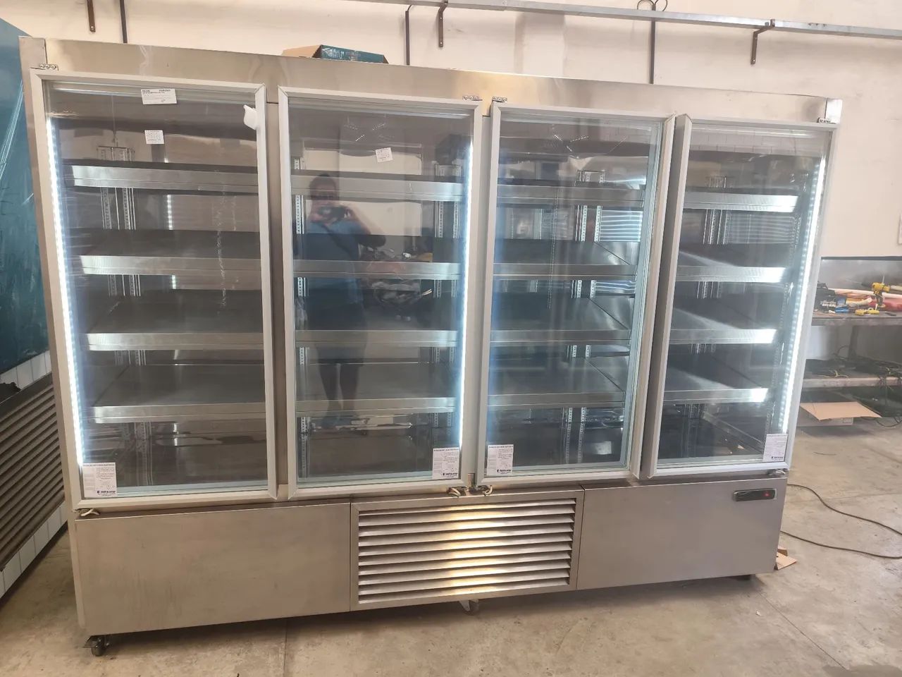 Expositor Refrigerado inox 4 portas linha Premium  - Foto 3