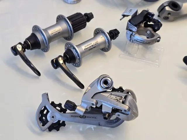 Grupo Shimano LX M580, Sistema Transmissão 9-speed x 3 (27v) e