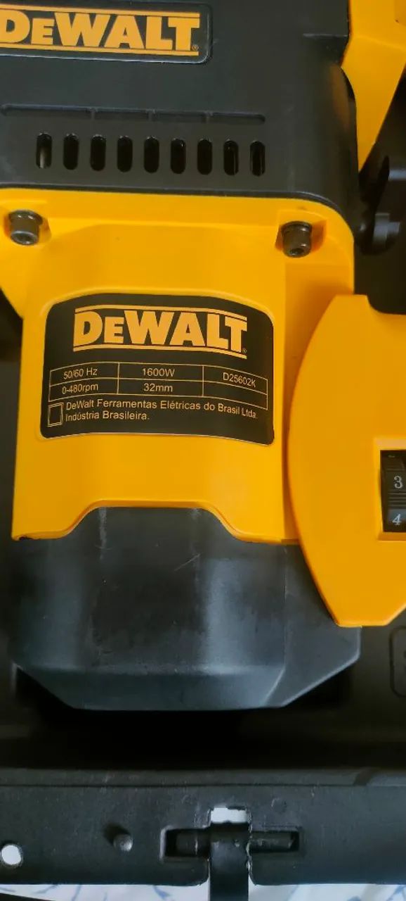 Furadeira Rompedora Dewalt 1600W com Acessórios - Foto 2