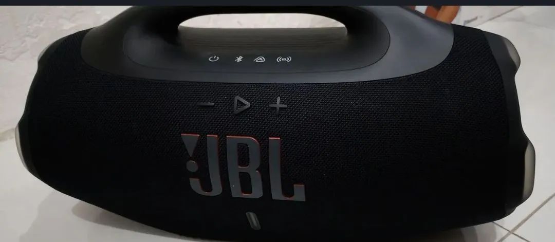 Bombox 4 
