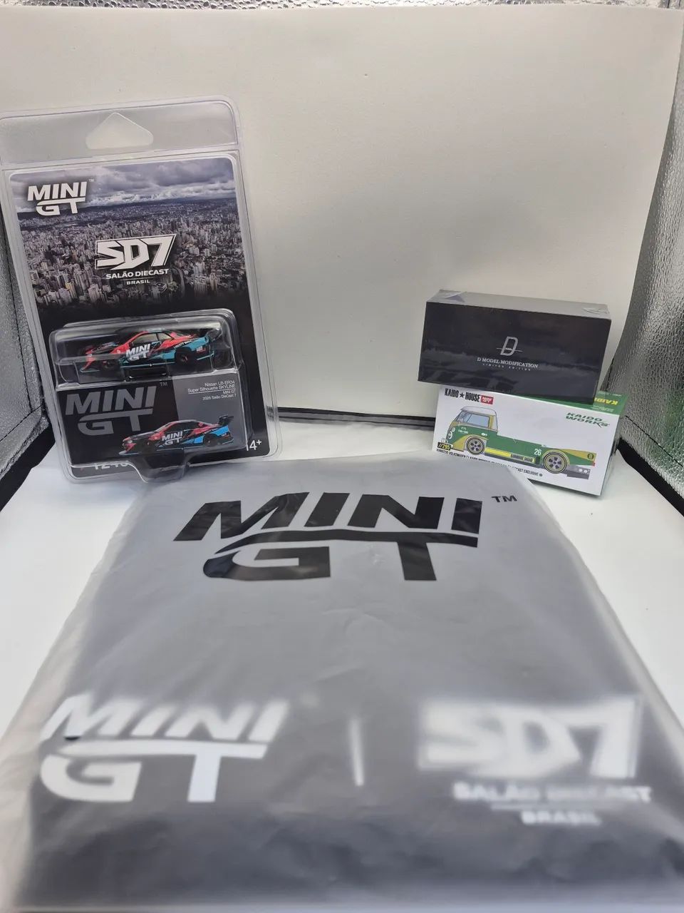 Combo Salão Diecast 7 - D-Model Mercedes 190E + Kit evento 