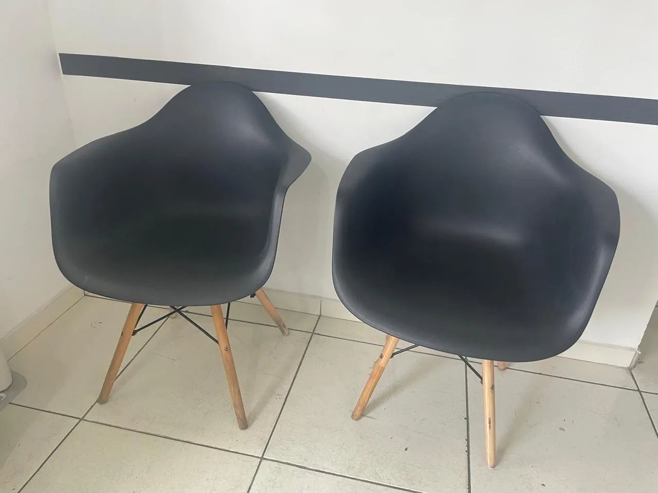 Cadeira Eames Com Braço Preta