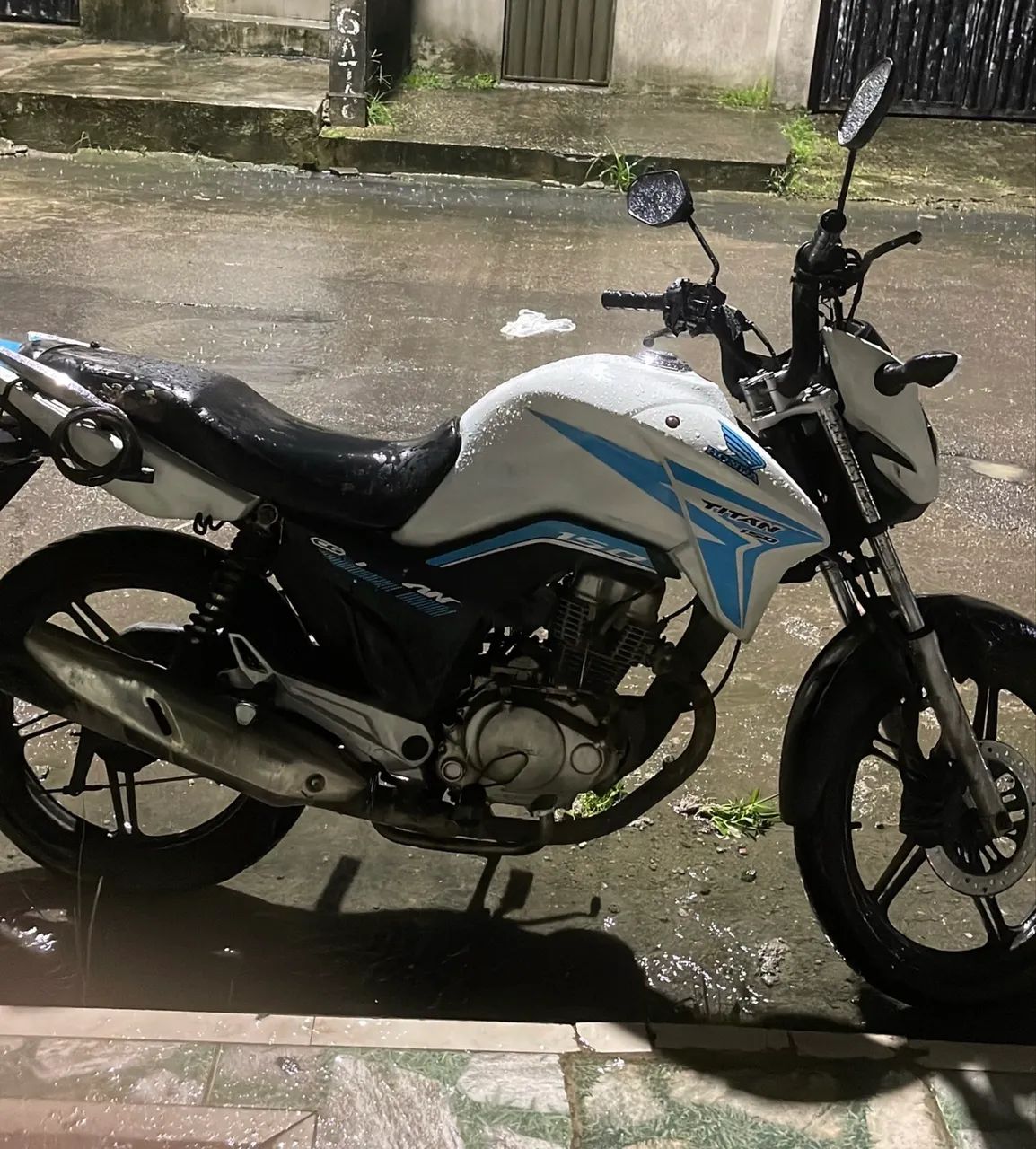Titan 150