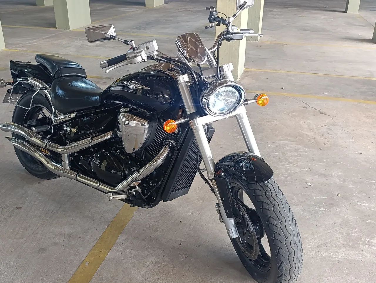 Suzuki Boulevard M800