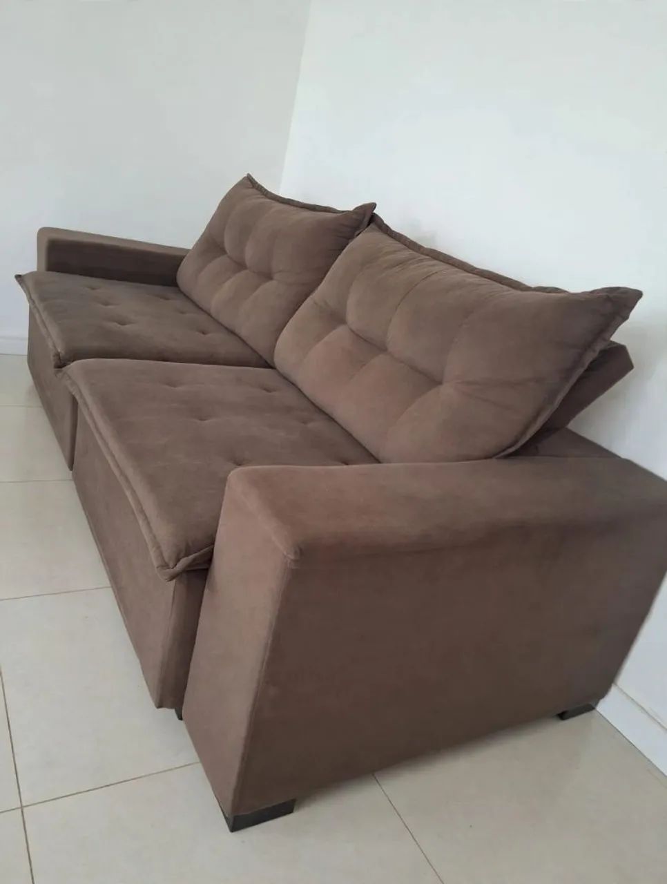 Um sofá retrátil 3 lugares - Foto 2