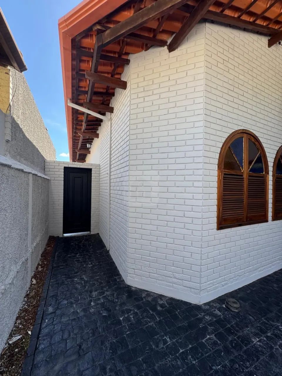 EXCELENTE CASA AMPLA BAIRRO BOSQUE EM ARAGUARI - Foto 3