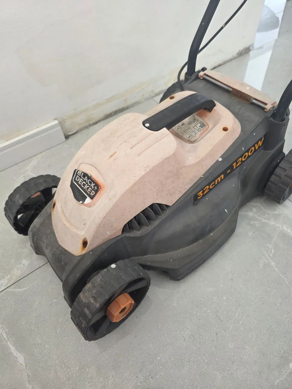 Maquina de cortar grama