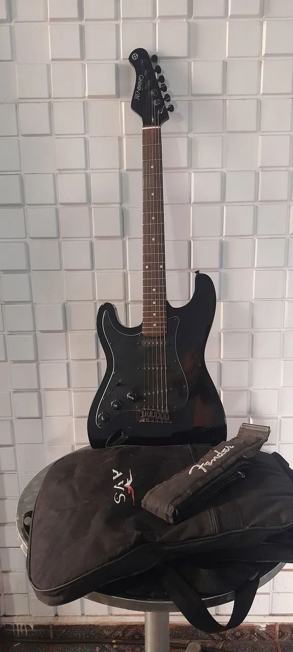 VENDO GUITARRA GROOVIN CANHOTA
