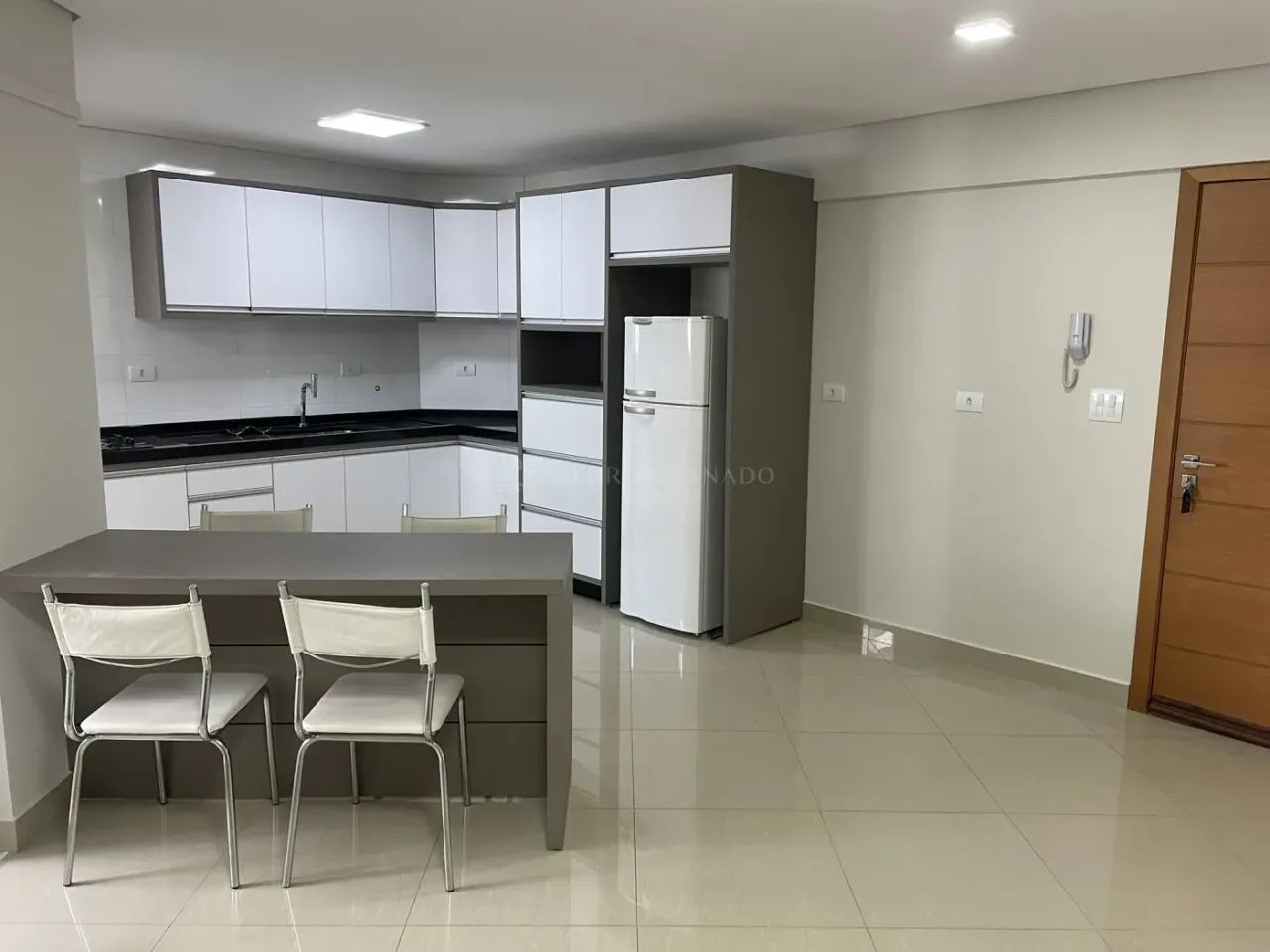 Apartamento com 02 dormitórios - Novo centro