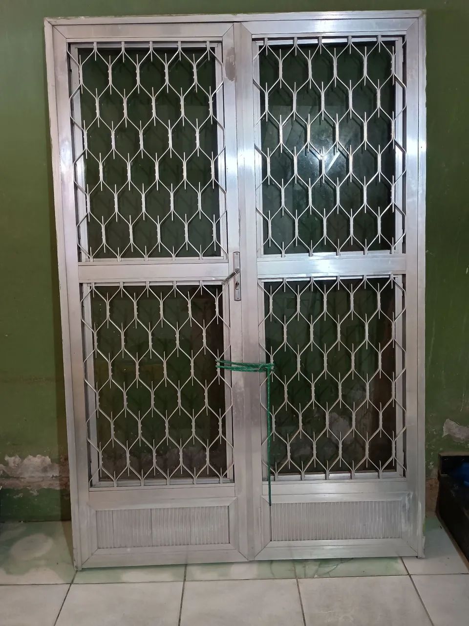 Porta de alumínio com vidro  - Foto 4