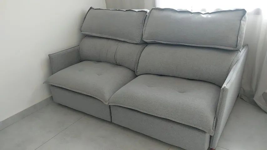 Sofá grande retrátil 2 e 3 lugares cinza - Foto 4