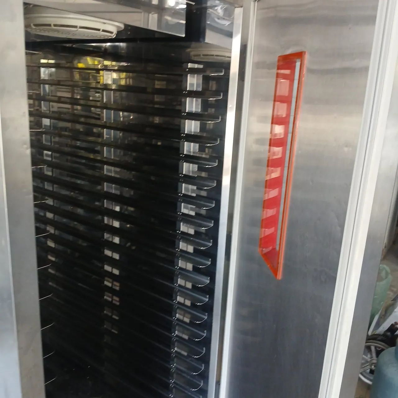 Camara climática 40 esteiras marca G paniz total inox  - Foto 2